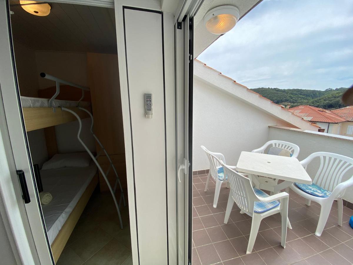 Apartements And Rooms Next To The Sea - Belveder Rab Supetarska Draga Extérieur photo