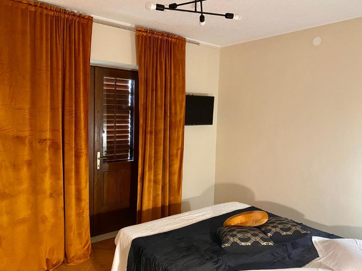 Apartements And Rooms Next To The Sea - Belveder Rab Supetarska Draga Extérieur photo