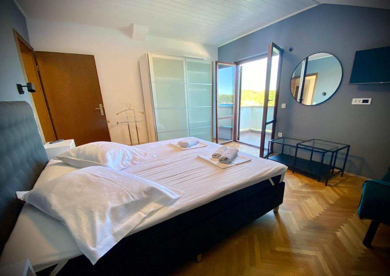 Apartements And Rooms Next To The Sea - Belveder Rab Supetarska Draga Extérieur photo