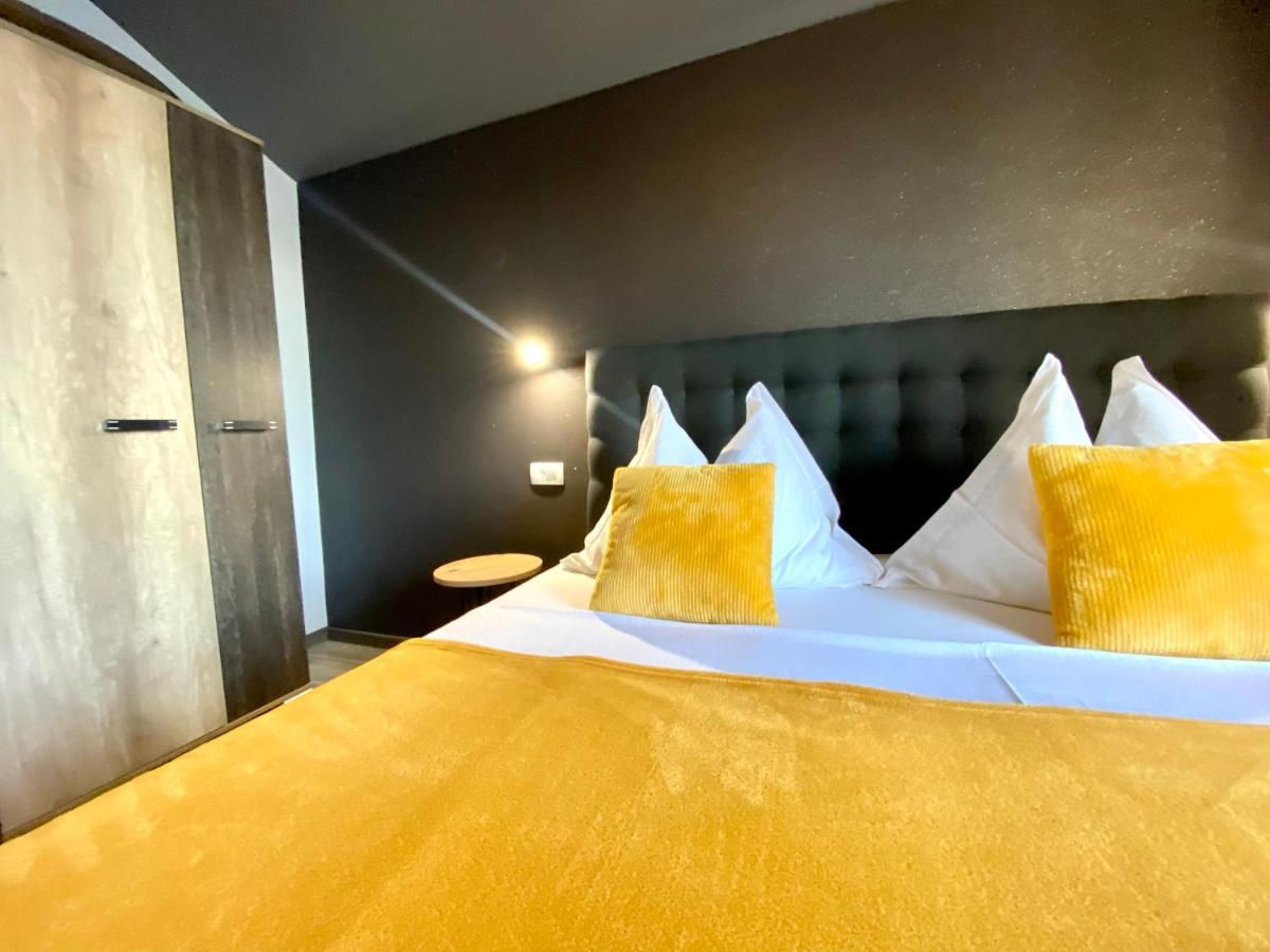 Apartements And Rooms Next To The Sea - Belveder Rab Supetarska Draga Extérieur photo